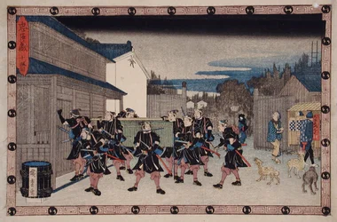 Acte X : des rōnin portent dans la maison de Gihei un panier qui dissimule Yuranosuke