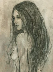 Une femme aux longs cheveux flottant au vent