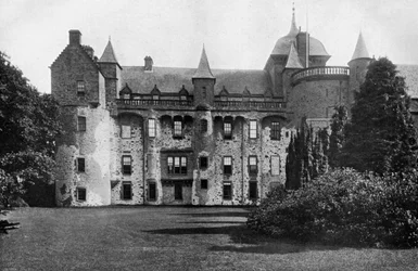 Château de Thirlestane, Lauder, Écosse, 1924-1926