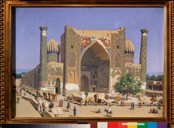La medersa Cher Dor (la porte des lions) sur la place du Registan à Samarcande (Ouzbékistan)