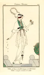 Femme en robe de linon avec double tunique en tulle brodé, petite casaque à revers de satin
