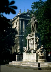 Monument en hommage au compositeur autrichien Wolfgang Amadeus Mozart (1756-1791). Sculpture de Victor Tilgner (1844-1896) 1896. Vienne, Burggarten, Autriche