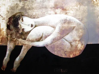 Figure nue recroquevillée