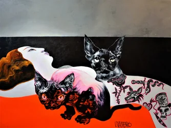 Des chats sphinx et une femme