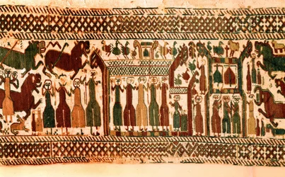 Vikings : chanteurs et sonneurs de cloches. Tapisserie de l’église de Skog, Suède, fin du XIIe siècle. Stockholm, musée historique