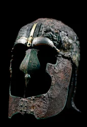 Art pré-viking : casque de guerrier, VIe-IXe siècle Ère des migrations