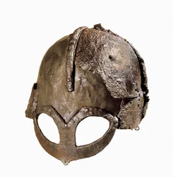 Casque viking Gjermundbu, trouvé à Ringerike, Norvège
