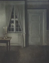 Intérieur avec deux bougies