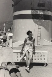 Un couple à bord du bateau de croisière "Oceania", extrait de l