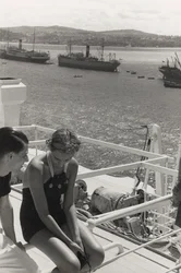 Un couple à bord du bateau de croisière "Oceania", extrait de l