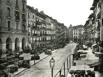 La place du marché, Saragosse, Espagne, 1895
