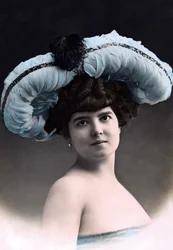 Paule Delys, actrice de théâtre, 1904