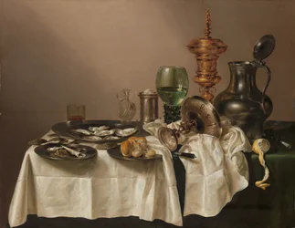 Nature morte avec une coupe dorée