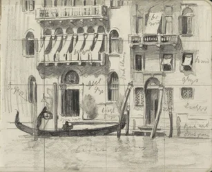 Maisons avec des auvents sur les balcons au Canal Grande à Venise