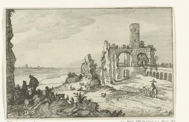 Ruine avec des arches et une tour au bord de l