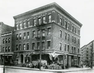 767 East 152nd Street, 7 décembre 1915