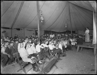 Réunion des enfants de la société évangélique, East 67th Street et Avenue A, New York, 24 juillet 1914