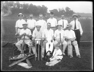 Portrait de groupe du Holdsport Cricket Club, c.1911-12