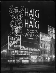 Enseigne lumineuse pour le whisky Haig and Haig, New York, 6 janvier 1917