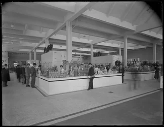 Vue intérieure du marché de la 95e rue, New York, 22 octobre 1915