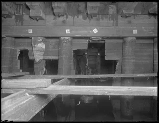 Hommes travaillant dans les égouts de la 129ème rue Ouest, New York, vers 1911