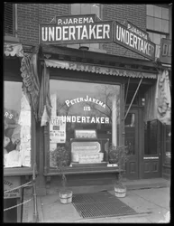 Peter Jarema, entrepreneur de pompes funèbres ukrainien, 115 Avenue A, New York, 14 novembre 1914