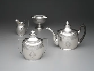 Théière, crémier, bol à déchets et sucrier, vers 1795