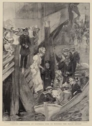 Visiteurs embarquant à Southsea Pier pour assister à la revue navale