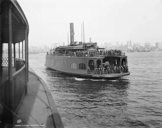 Un ferry, New York, vers 1900