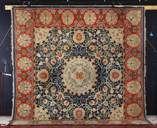 Un rare tapis noué à la main "Swan-House" Hammersmith, Morris & Co., c.1890