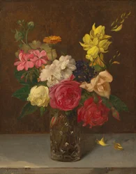 Fleurs dans un vase en verre taillé