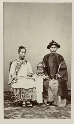 Couple chinois avec enfant