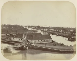 Canal portuaire et l