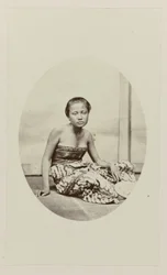 Jeune fille assise
