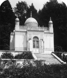 Le kiosque mauresque au château de Linderhof, Bavière, Allemagne, vers les années 1900.