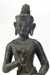 Bodhisattva de style népalais-chinois (laque, tissu, traces de bleu, or et peinture verte & feuille d