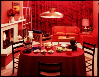 Salle à manger, vers 1960 (photo)