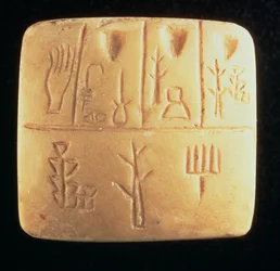 Tablette avec inscription pictographique, mésopotamienne, fin du 4e siècle av. J.-C.