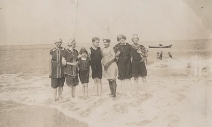 Groupe de baigneurs, Houlgate, septembre 1911