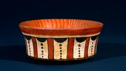 Vase funéraire maya de Tikal, Guatemala, période classique tardive, c.600-900 AD