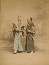 Deux hommes japonais, peut-être des samouraïs, vers 1877