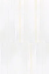 Abstraction verticale blanche