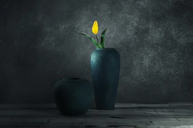Nature morte aux tulipes jaunes
